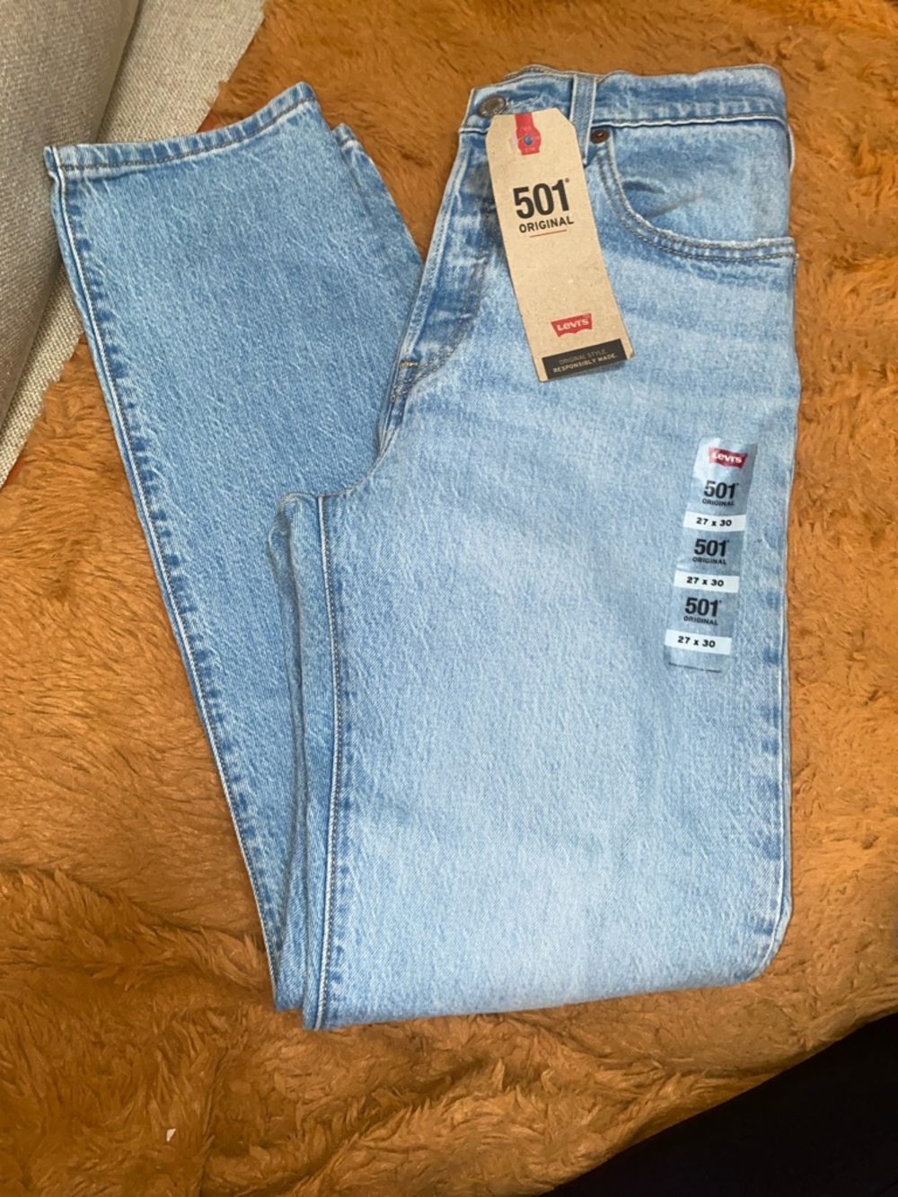 Levi's Women's Straight Leg Jeans in Light Blue Wash